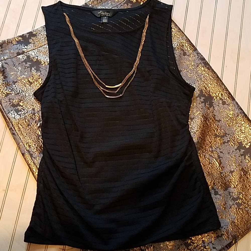 Ladies Top - Picture 2 of 4